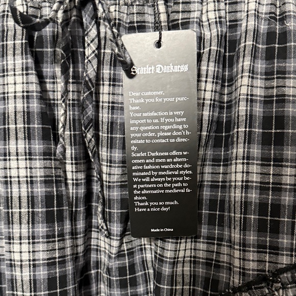 Scarlet Darkness Asymmetrical Plaid Skirt in Black and Gray - Picture 2 of 4